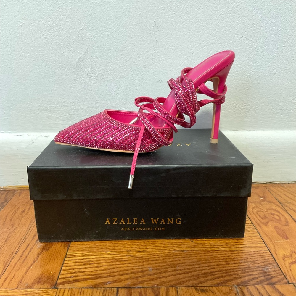 Azelia Wang “Riss” Crystal Pointed Pump